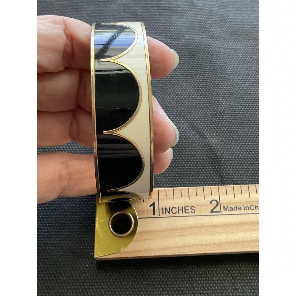 Kate Spade "Ahead of the Curve" hinged bangle bracelet Black & White - Picture 6 of 6